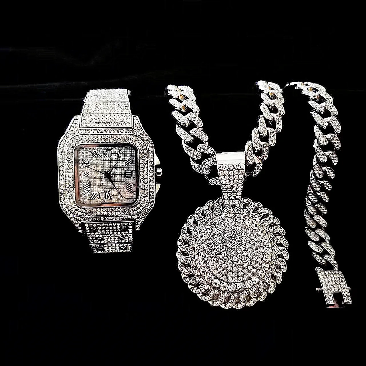 قطعتان من الساعات المرصعة بالأ - مراجعة Luxury Watch Miami وسعره