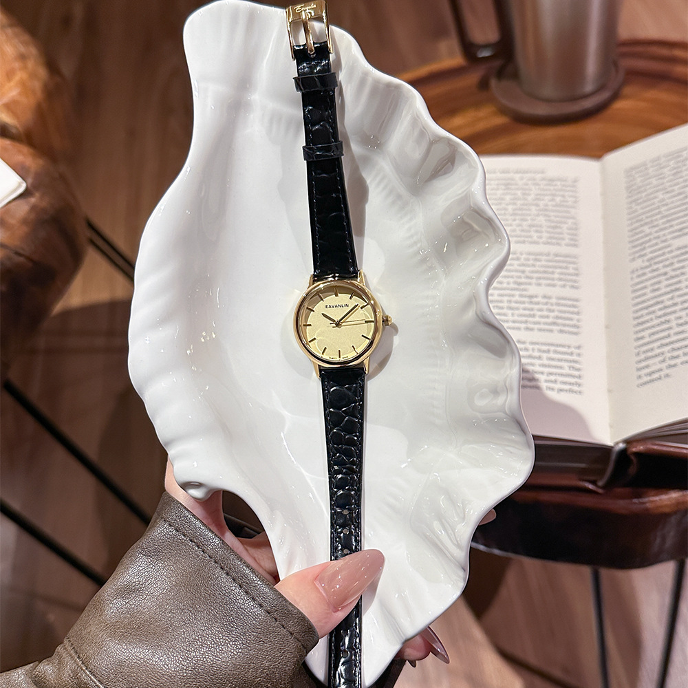 ساعة كوارتز جديدة فاخرة بحزام  - مراجعة Luxury Watch Gold And Black وسعره