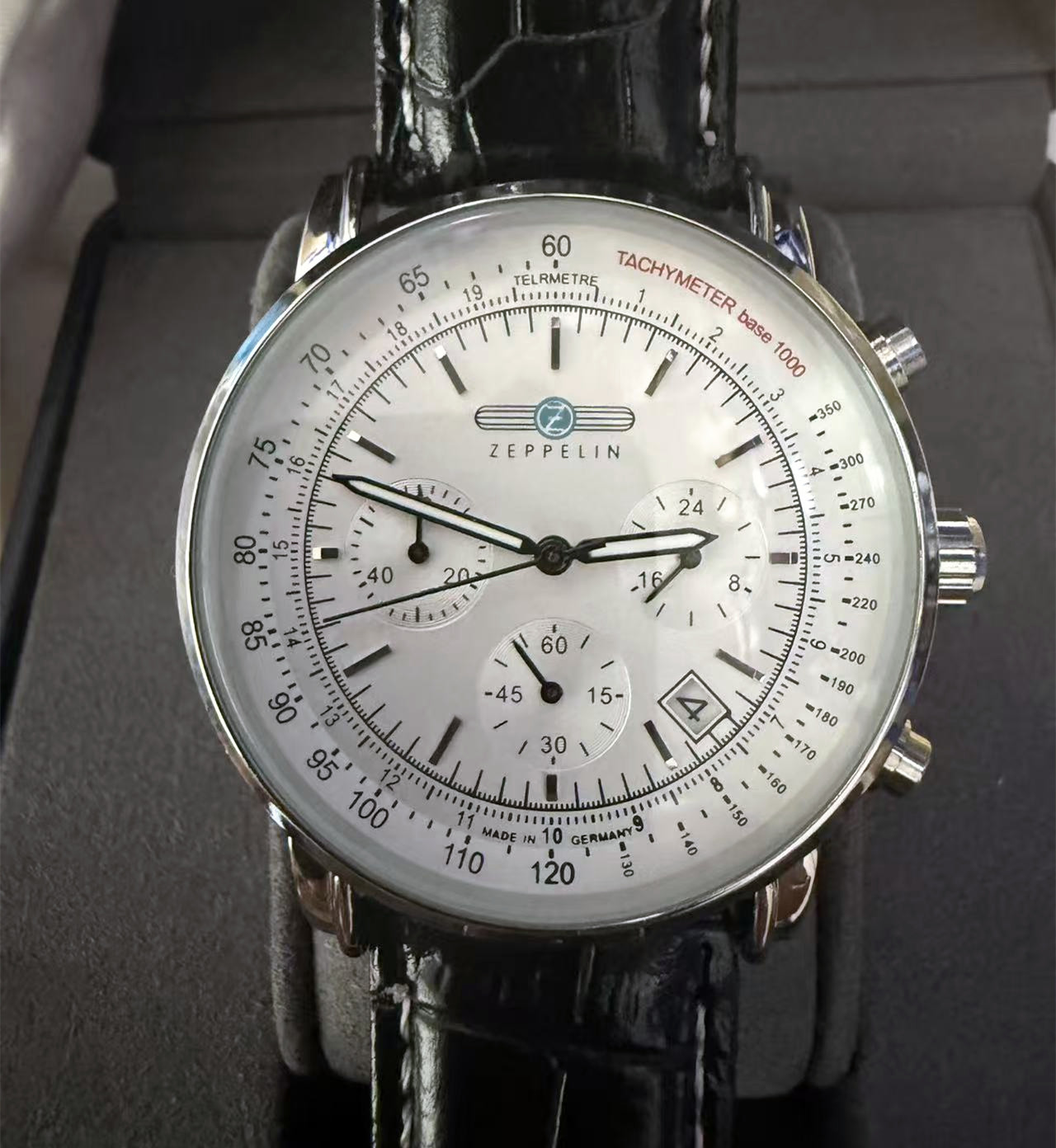ساعات يد عصرية للزوجين من ZEPP - مراجعة Luxury Watch Audemars Piguet وسعره