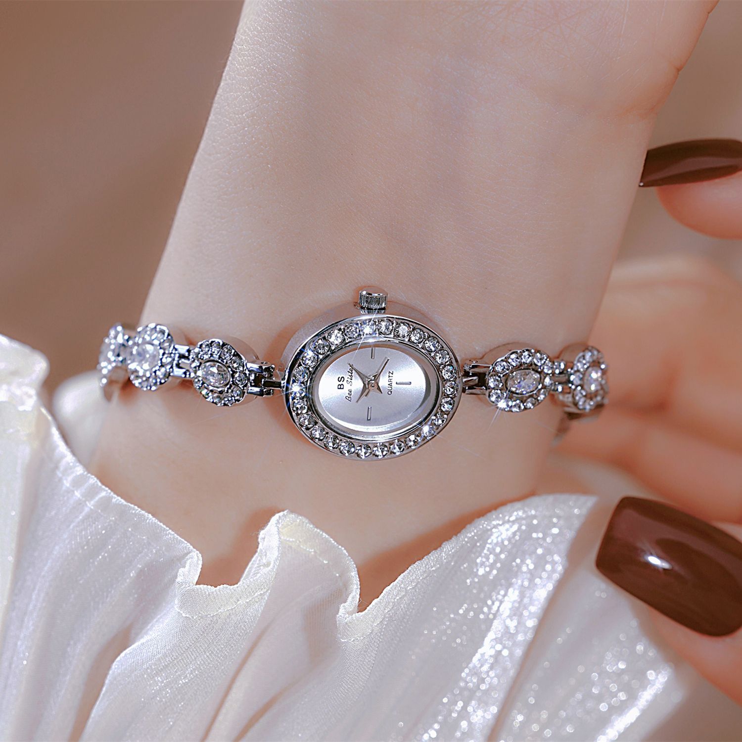 UTHAI جديد سلسلة نسائية ساعة خ - مراجعة Luxury Watch Brand For Women وسعره