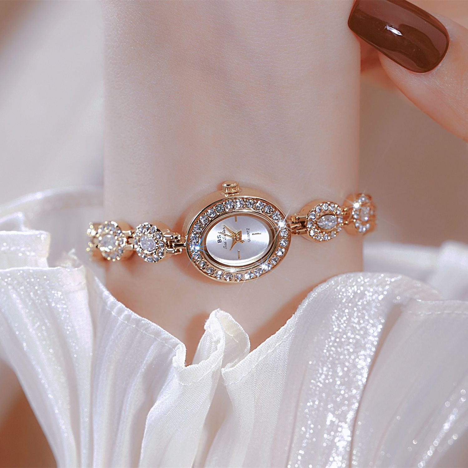UTHAI جديد سلسلة نسائية ساعة خ - مراجعة Luxury Watch Brand For Women وسعره